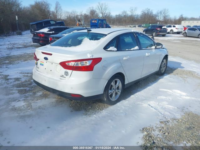 Photo 3 VIN: 1FADP3F22EL370689 - FORD FOCUS 