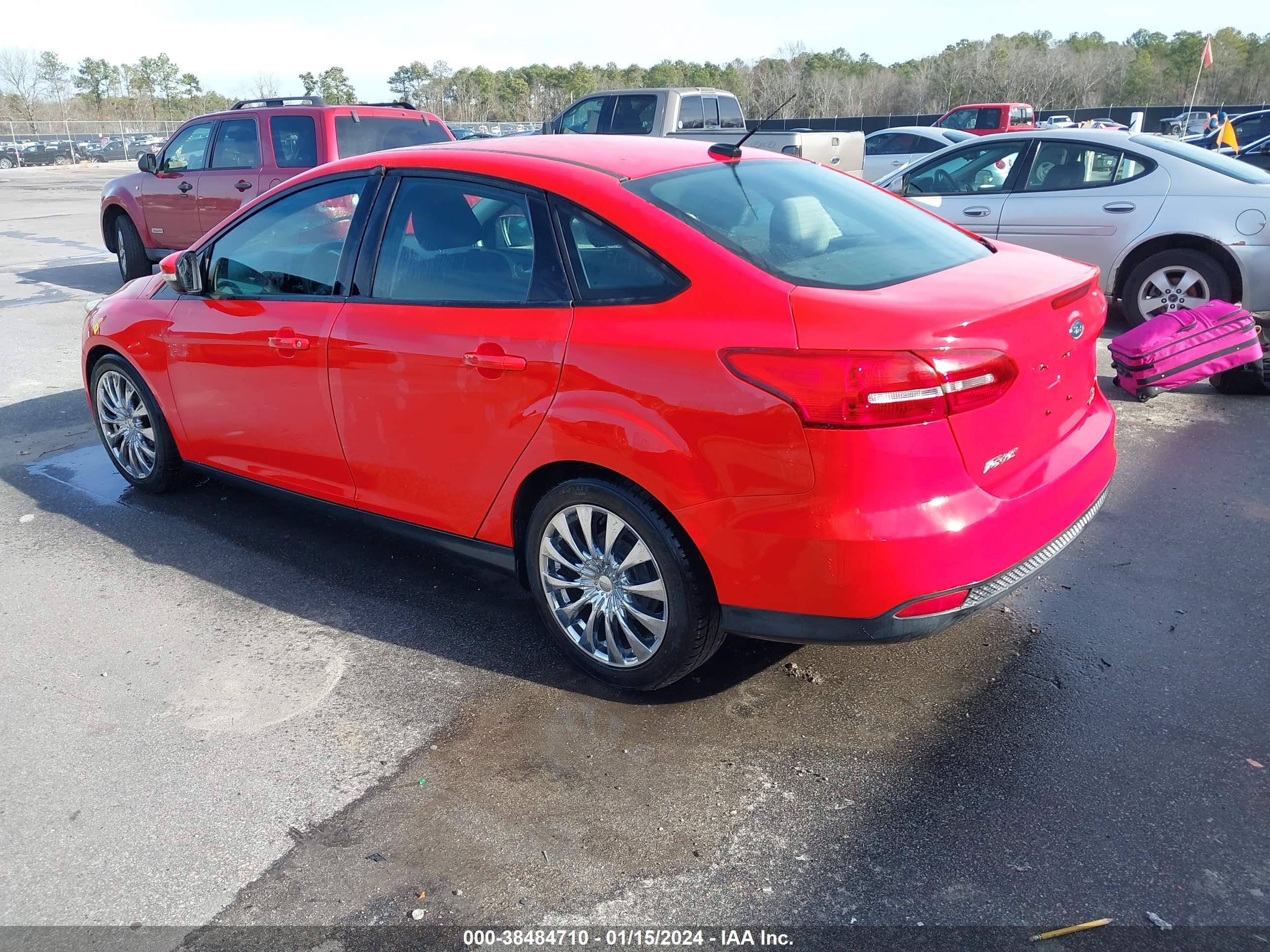 Photo 2 VIN: 1FADP3F22FL206568 - FORD FOCUS 