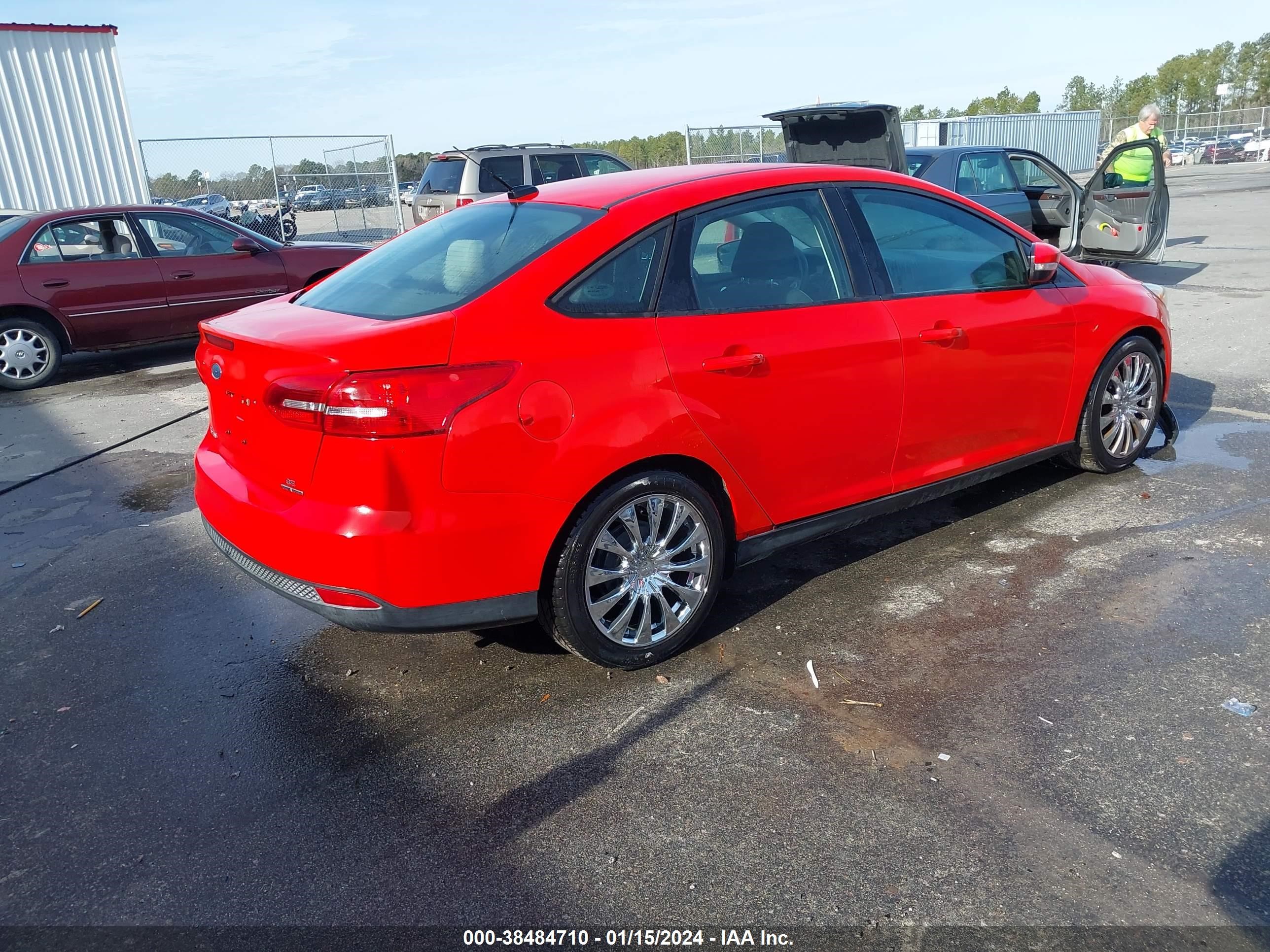 Photo 3 VIN: 1FADP3F22FL206568 - FORD FOCUS 