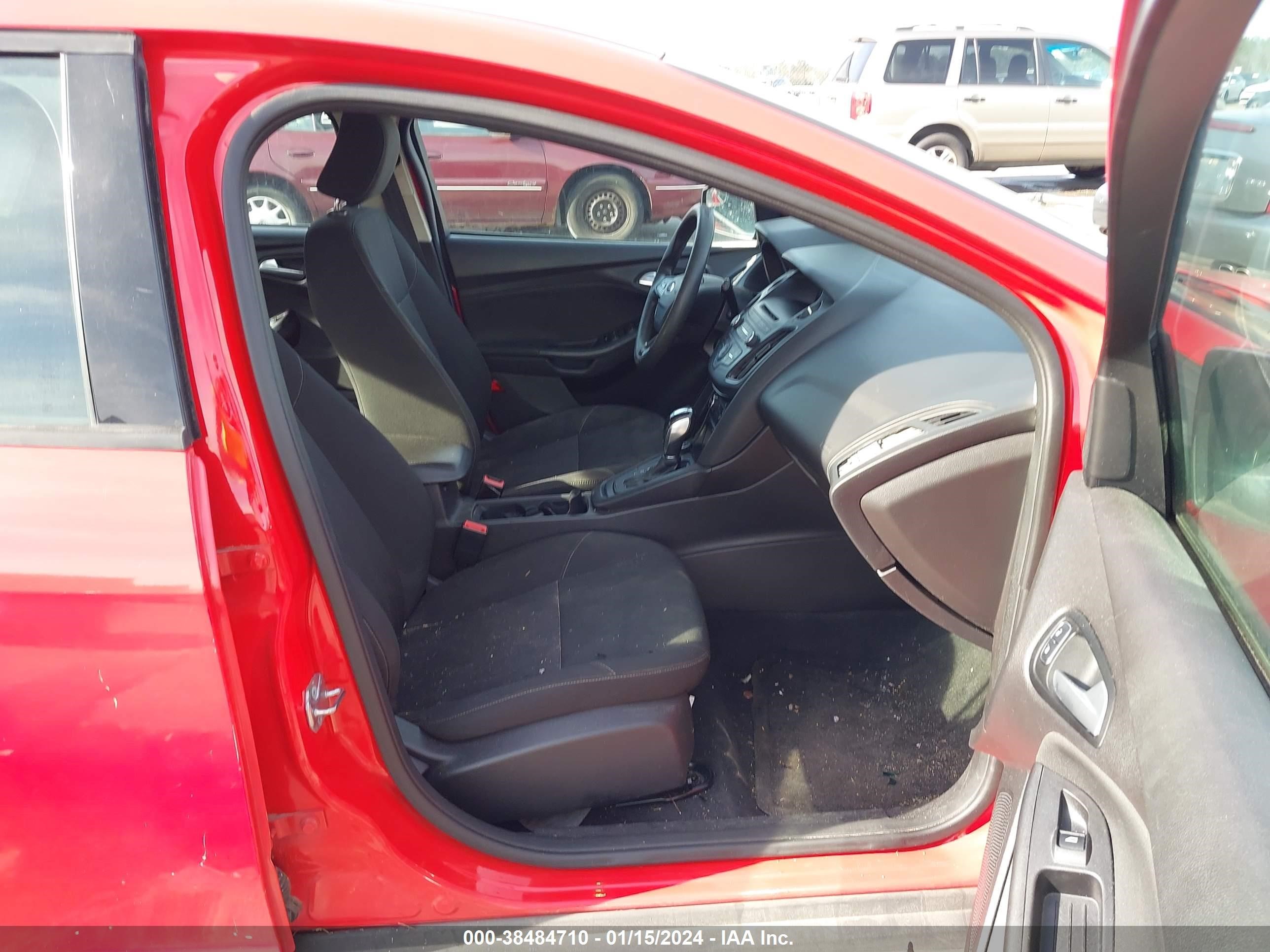 Photo 4 VIN: 1FADP3F22FL206568 - FORD FOCUS 