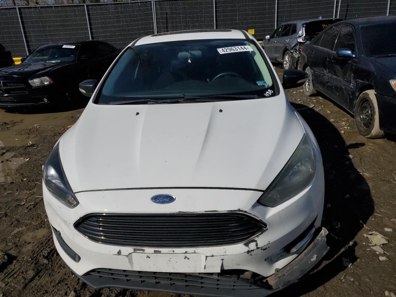 Photo 4 VIN: 1FADP3F22FL371097 - FORD FOCUS 