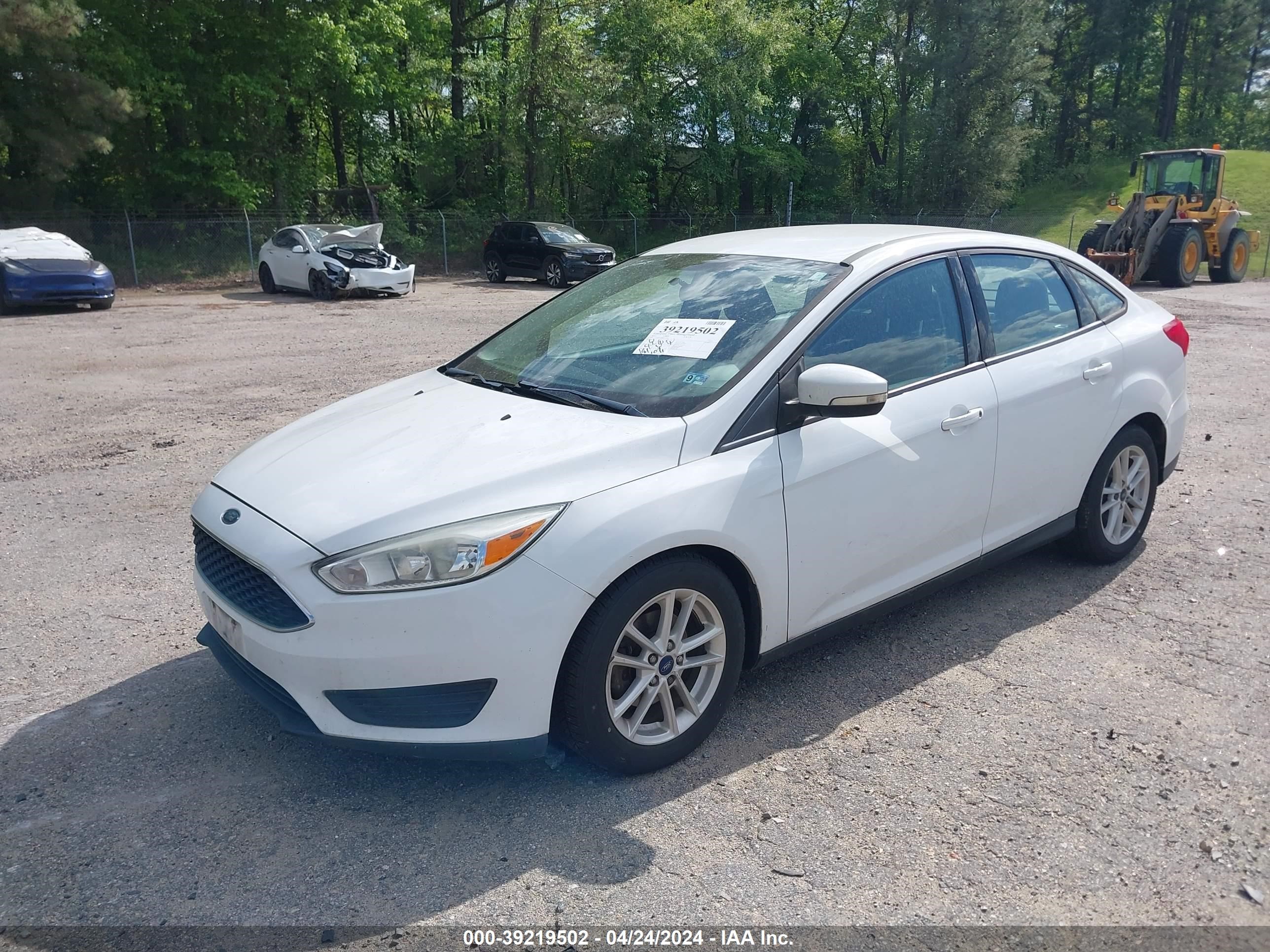 Photo 1 VIN: 1FADP3F22GL257084 - FORD FOCUS 