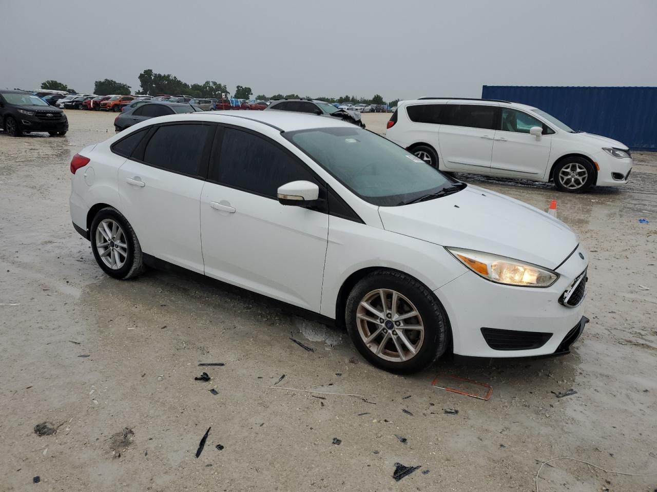 Photo 3 VIN: 1FADP3F22GL291185 - FORD FOCUS 