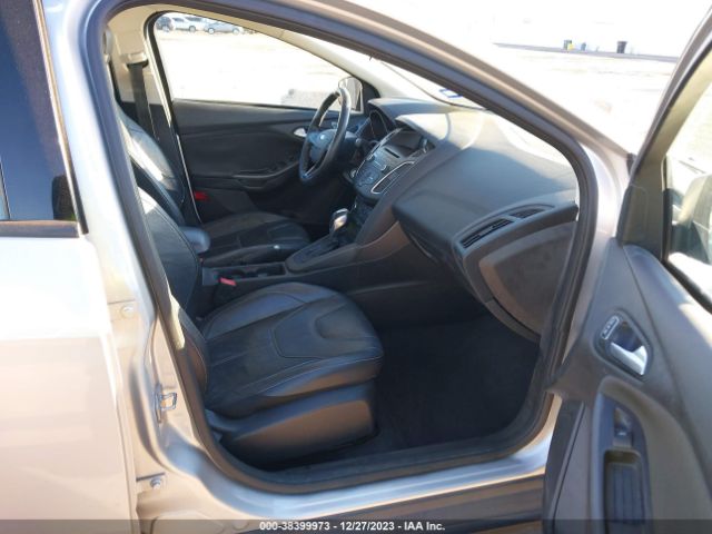 Photo 4 VIN: 1FADP3F22GL332303 - FORD FOCUS 