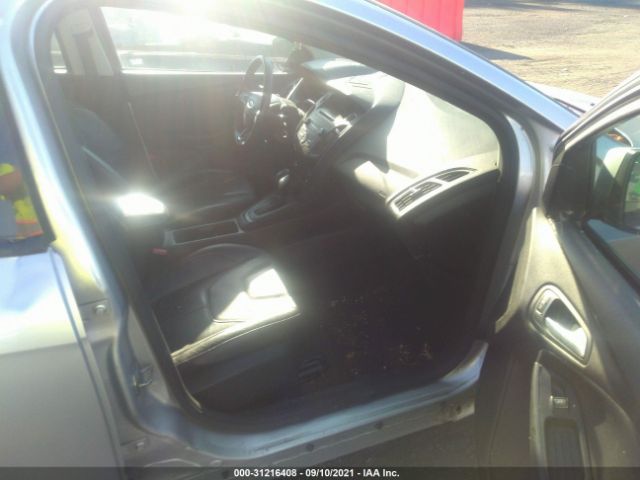 Photo 4 VIN: 1FADP3F22HL212972 - FORD FOCUS 