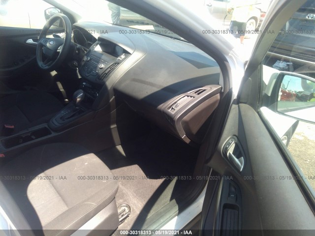 Photo 4 VIN: 1FADP3F22JL226702 - FORD FOCUS 