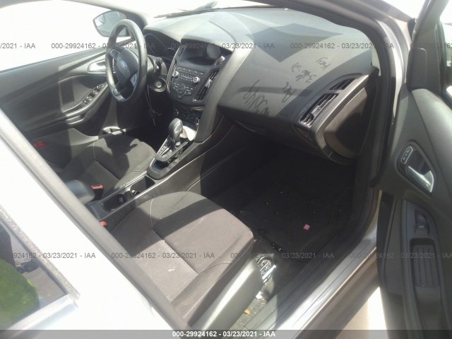 Photo 4 VIN: 1FADP3F22JL240082 - FORD FOCUS 