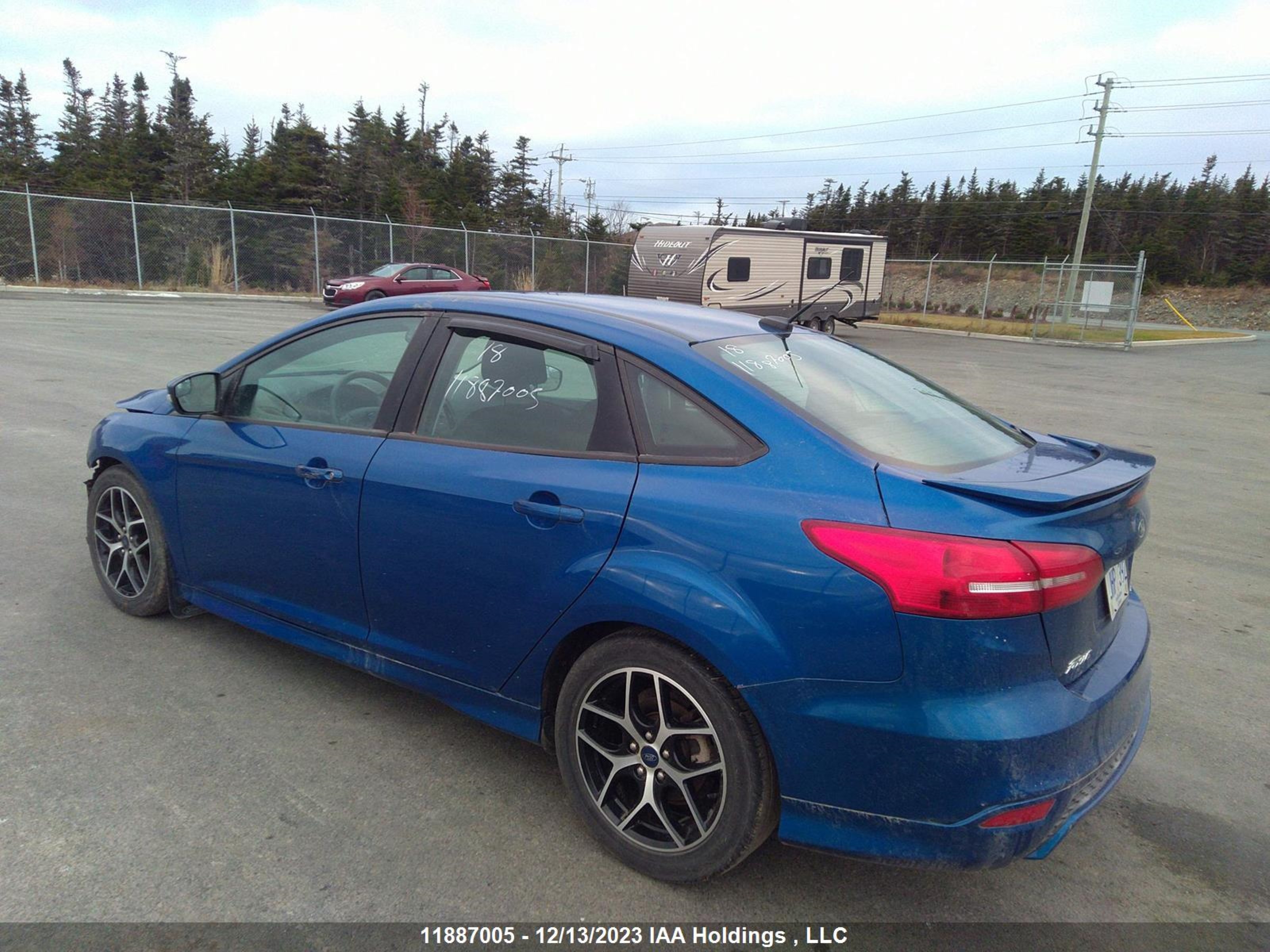 Photo 2 VIN: 1FADP3F22JL290450 - FORD FOCUS 