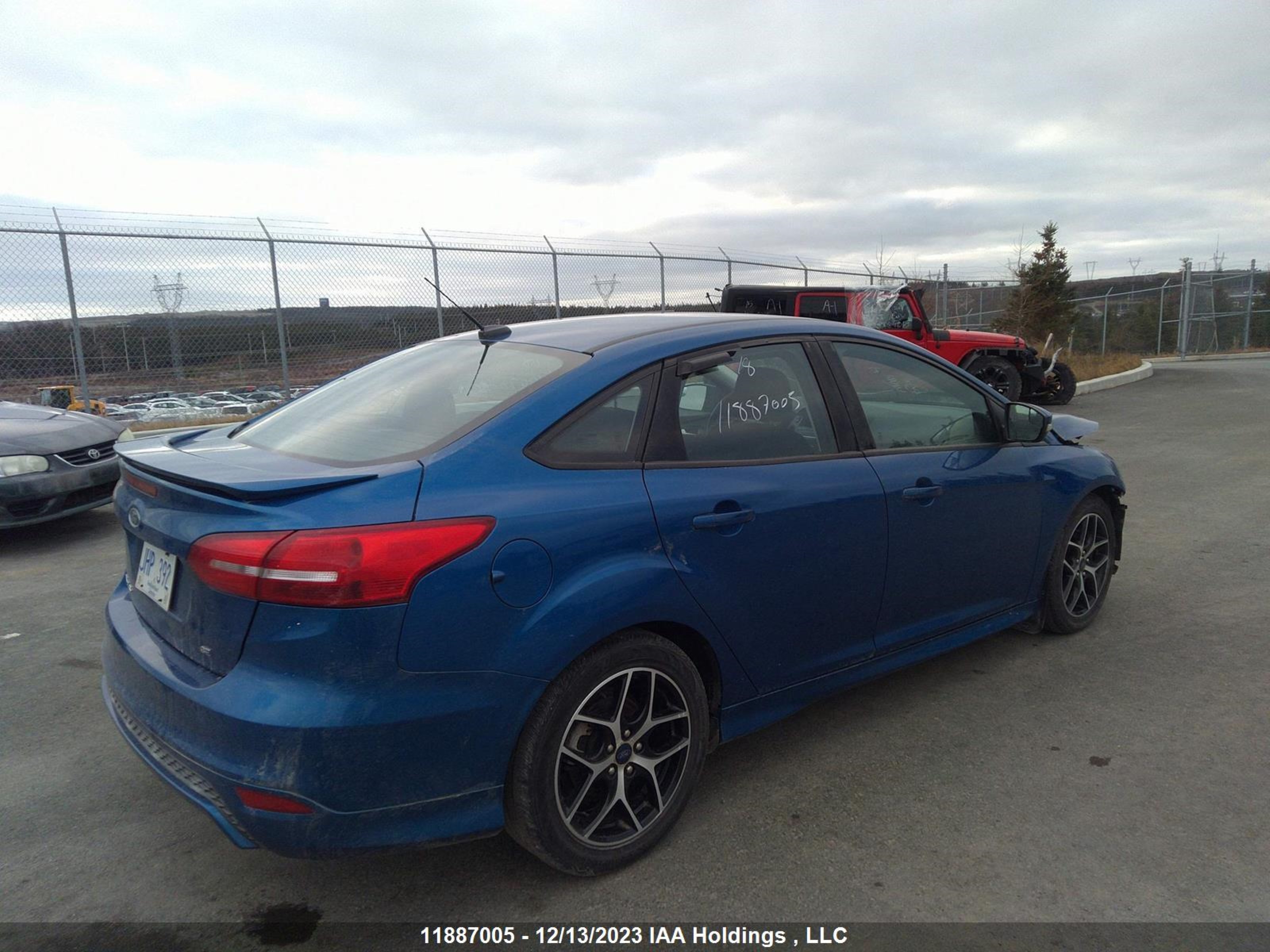 Photo 3 VIN: 1FADP3F22JL290450 - FORD FOCUS 