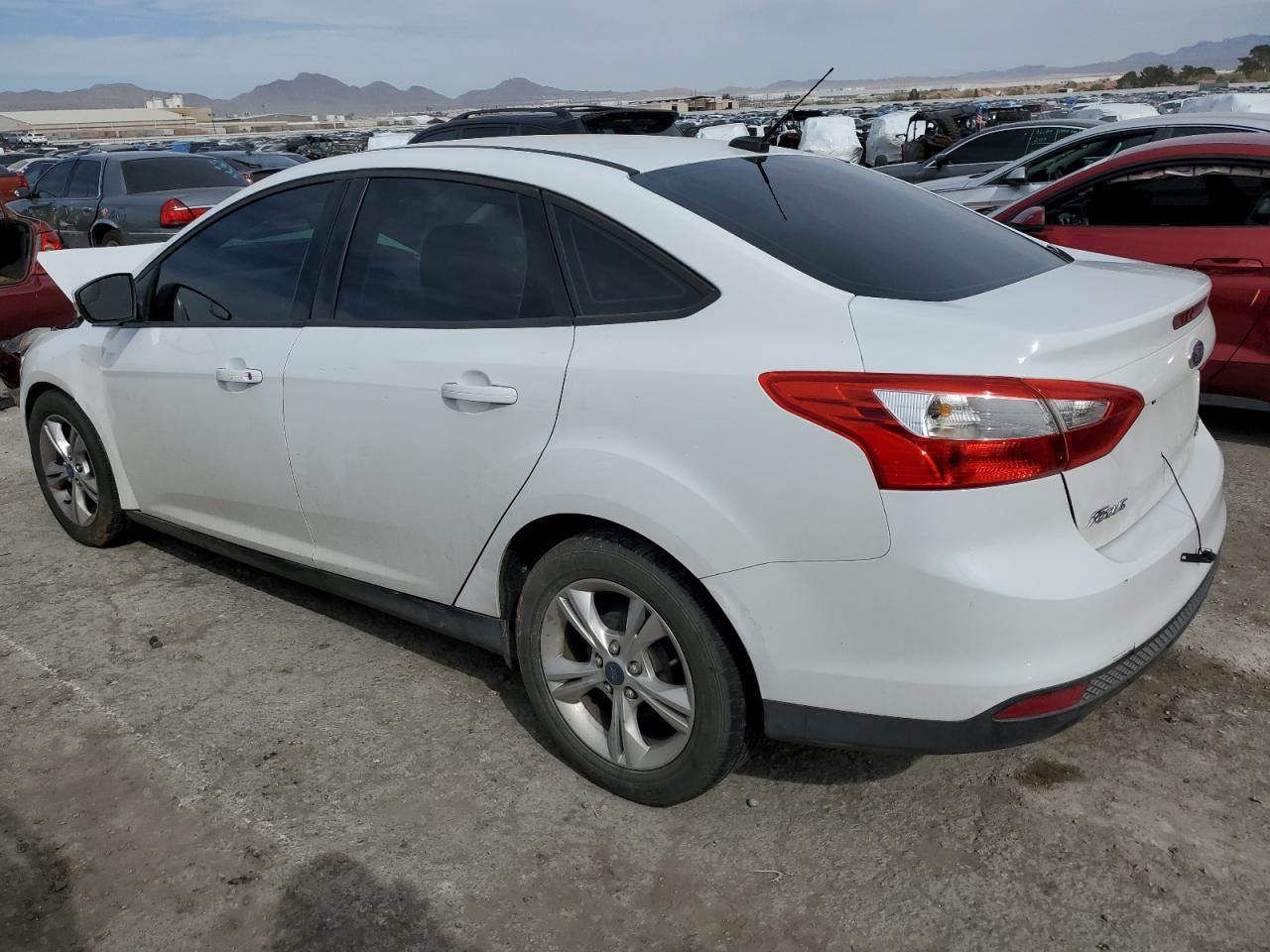 Photo 1 VIN: 1FADP3F23DL290476 - FORD FOCUS 