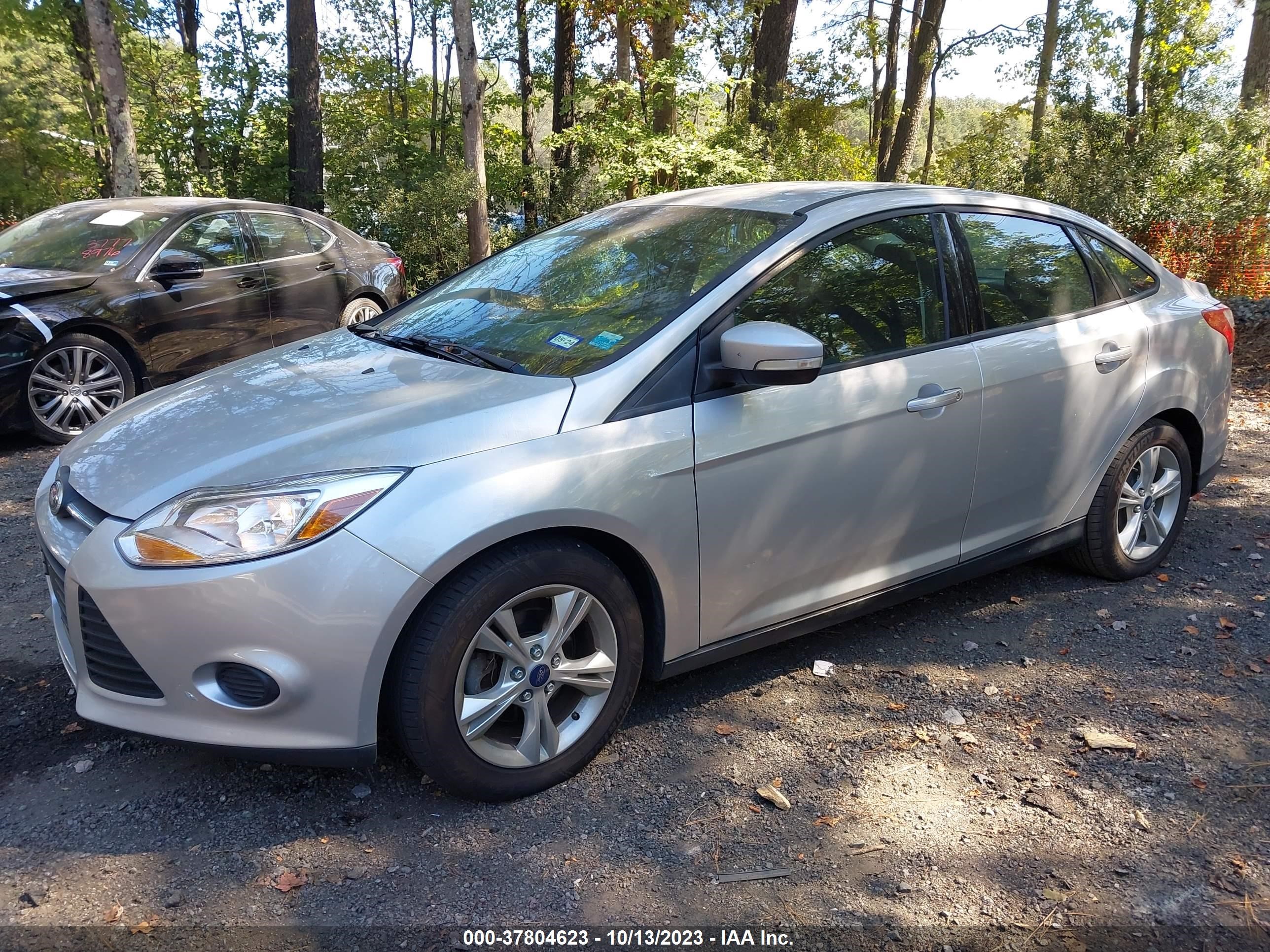 Photo 1 VIN: 1FADP3F23DL375222 - FORD FOCUS 