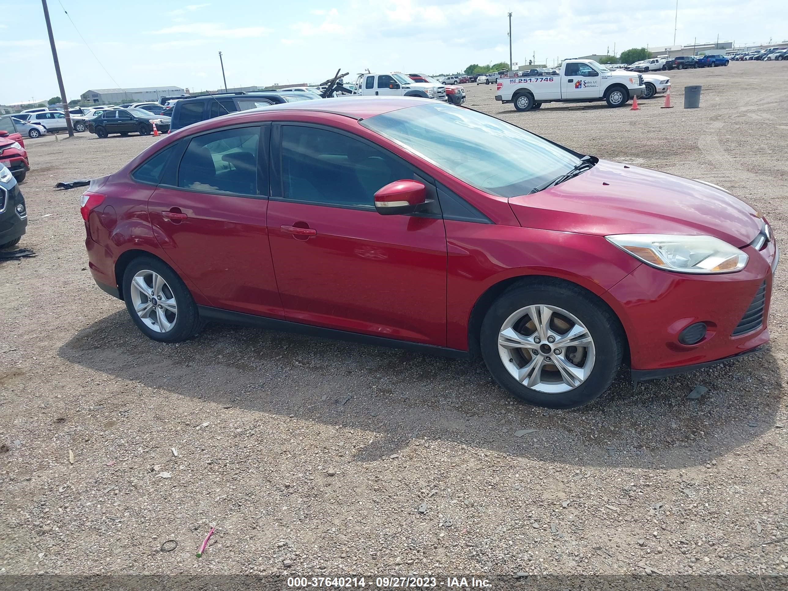 Photo 12 VIN: 1FADP3F23DL381165 - FORD FOCUS 