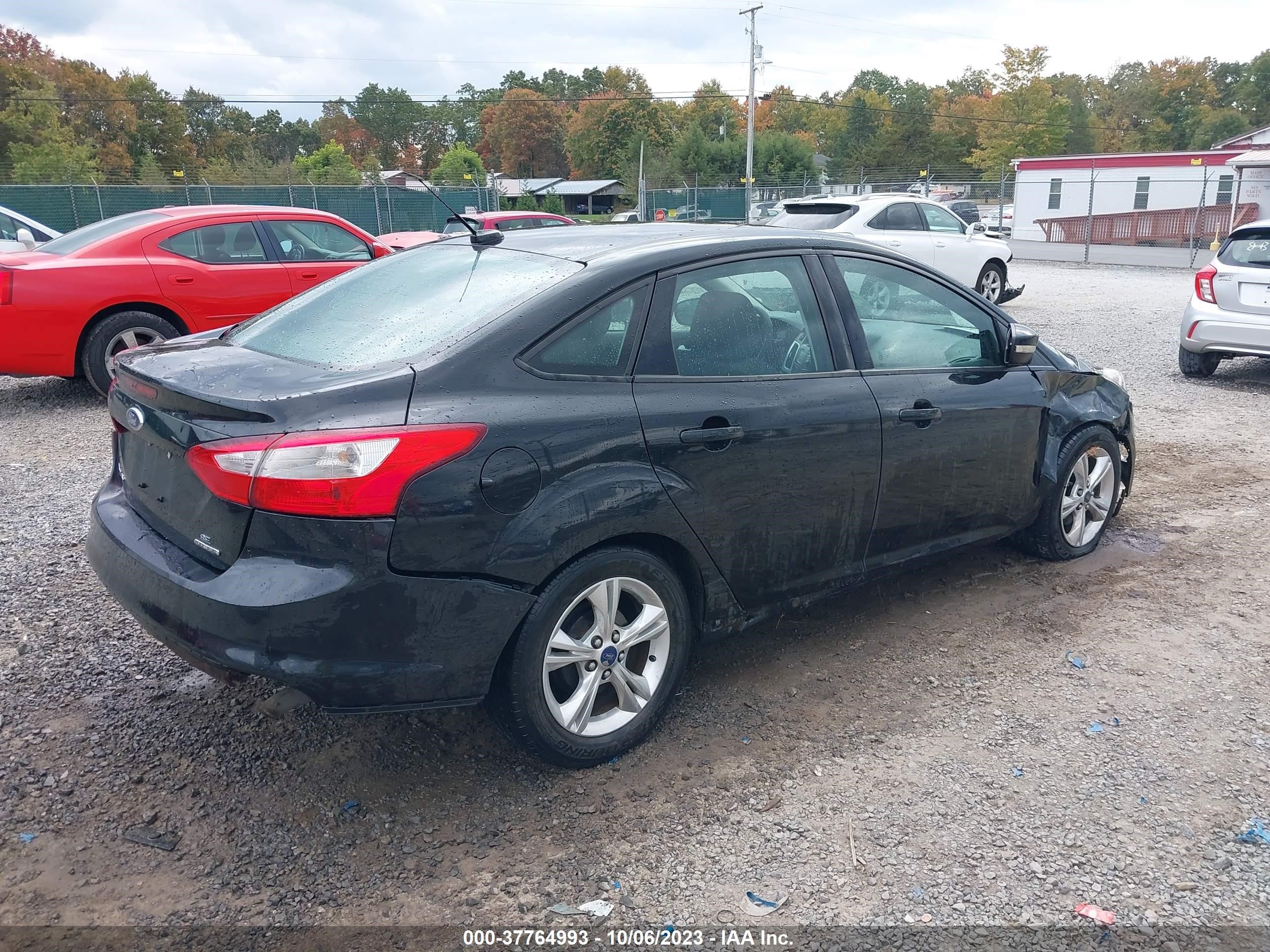 Photo 3 VIN: 1FADP3F23EL106820 - FORD FOCUS 