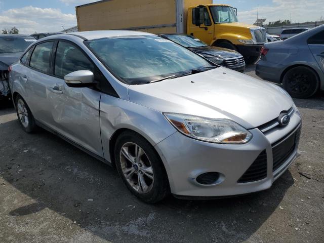 Photo 3 VIN: 1FADP3F23EL138117 - FORD FOCUS 