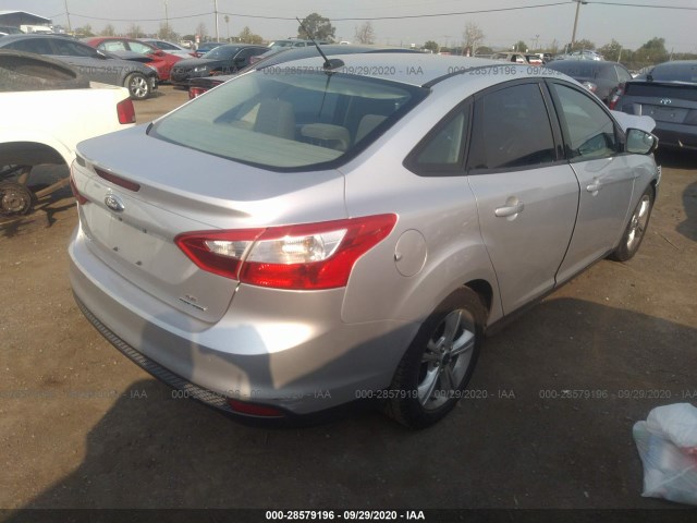 Photo 3 VIN: 1FADP3F23EL242302 - FORD FOCUS 