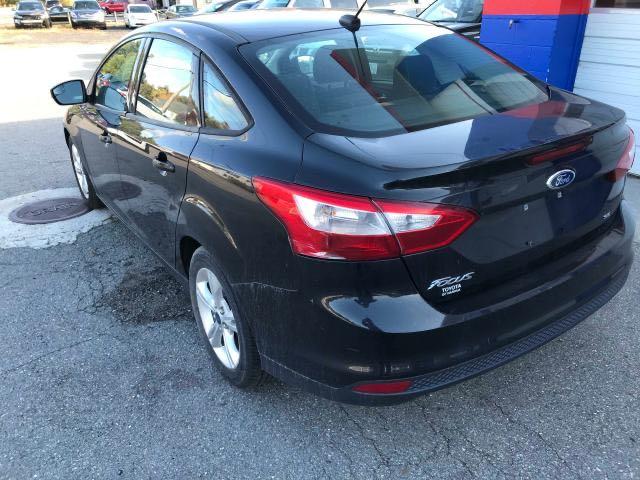 Photo 2 VIN: 1FADP3F23EL322988 - FORD FOCUS 