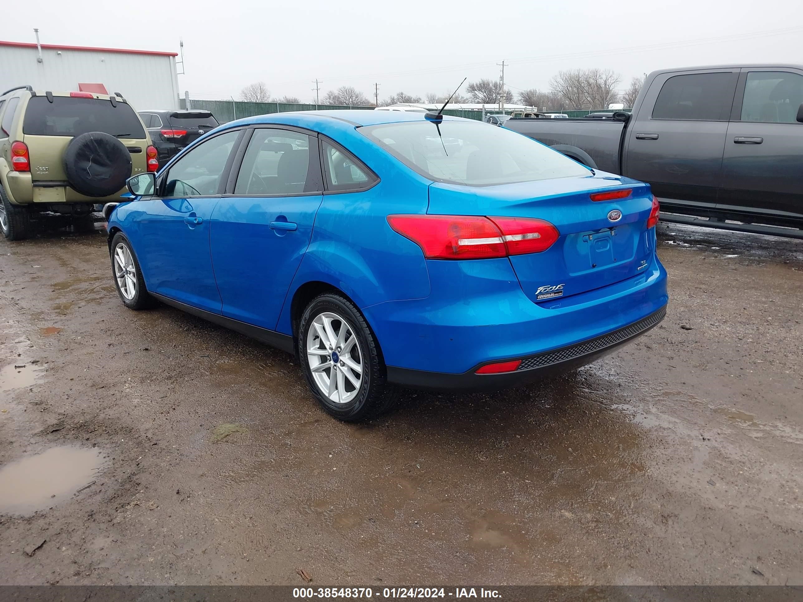 Photo 2 VIN: 1FADP3F23GL243470 - FORD FOCUS 