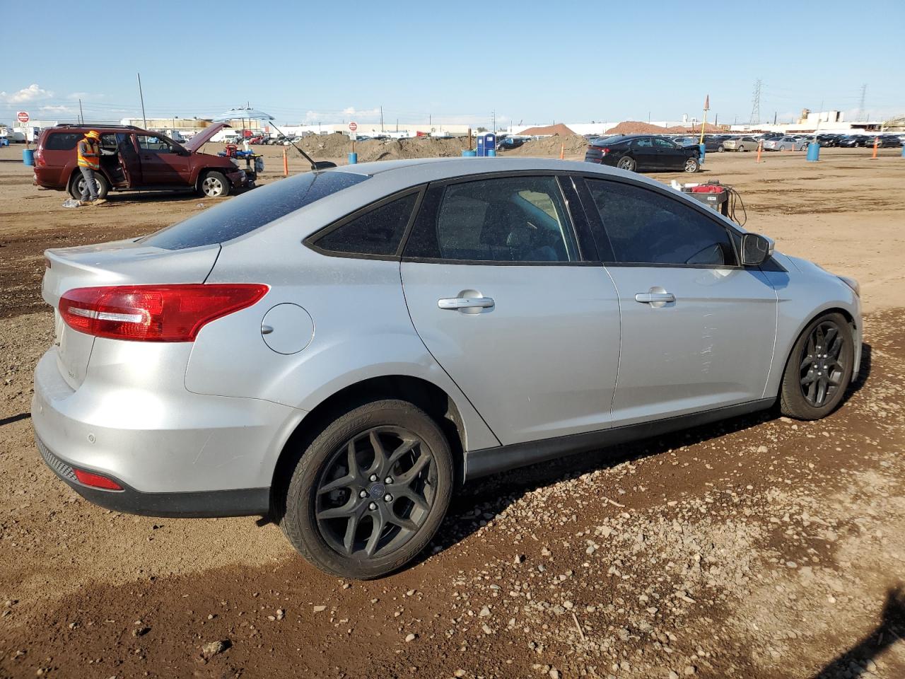 Photo 2 VIN: 1FADP3F23GL340166 - FORD FOCUS 