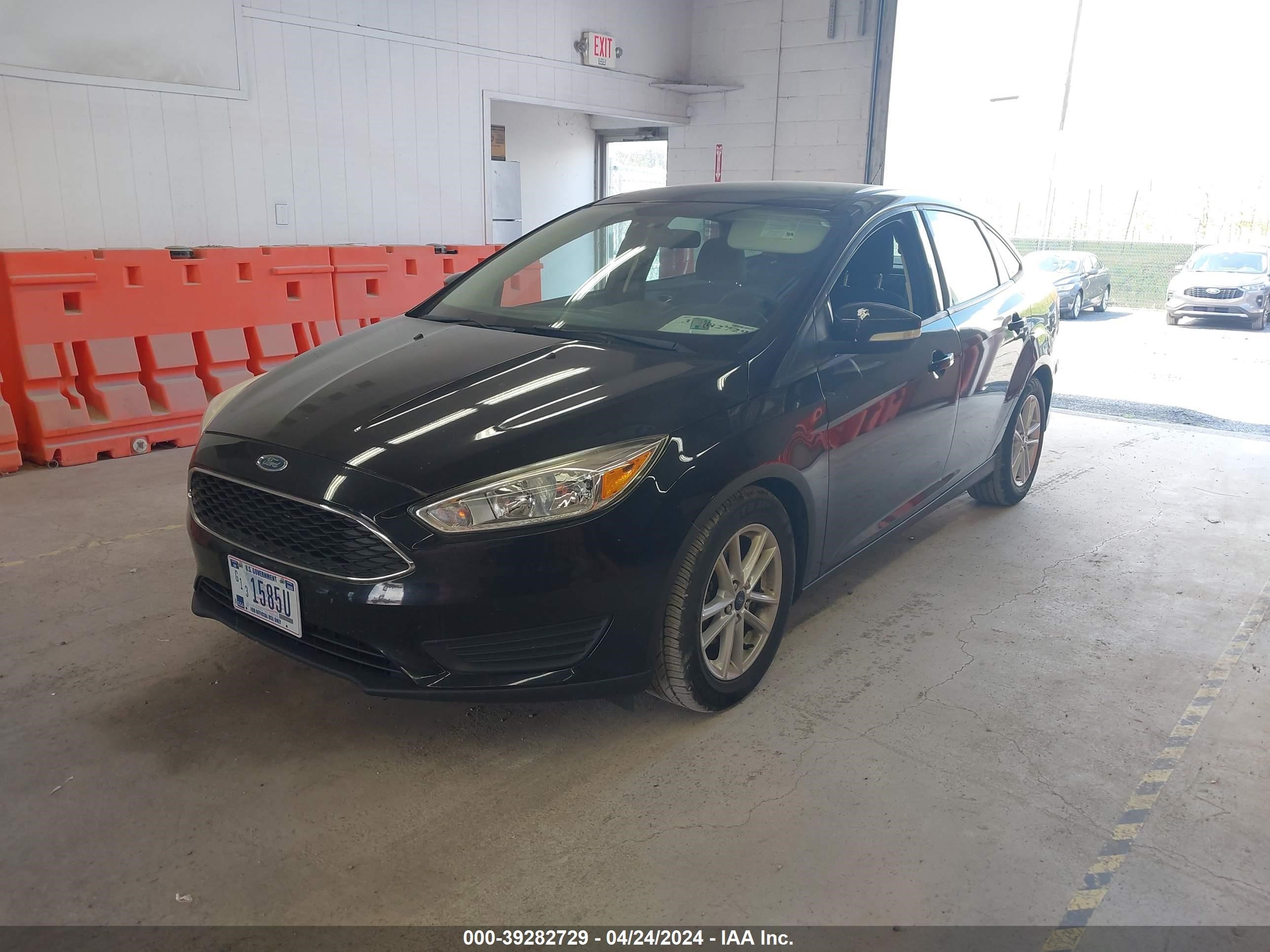 Photo 1 VIN: 1FADP3F23HL292122 - FORD FOCUS 