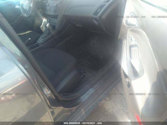 Photo 4 VIN: 1FADP3F23HL327855 - FORD FOCUS 