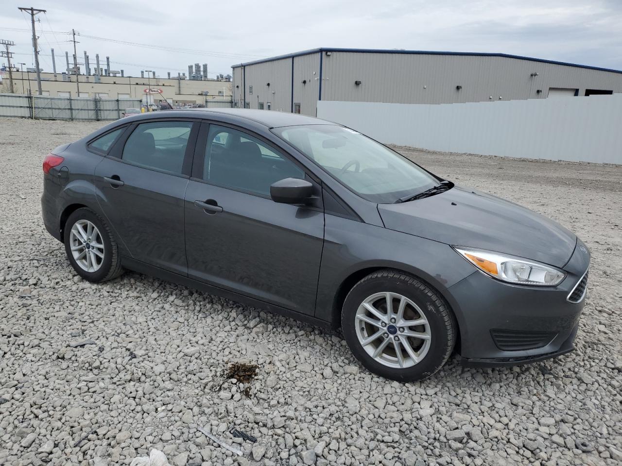 Photo 3 VIN: 1FADP3F23JL257442 - FORD FOCUS 