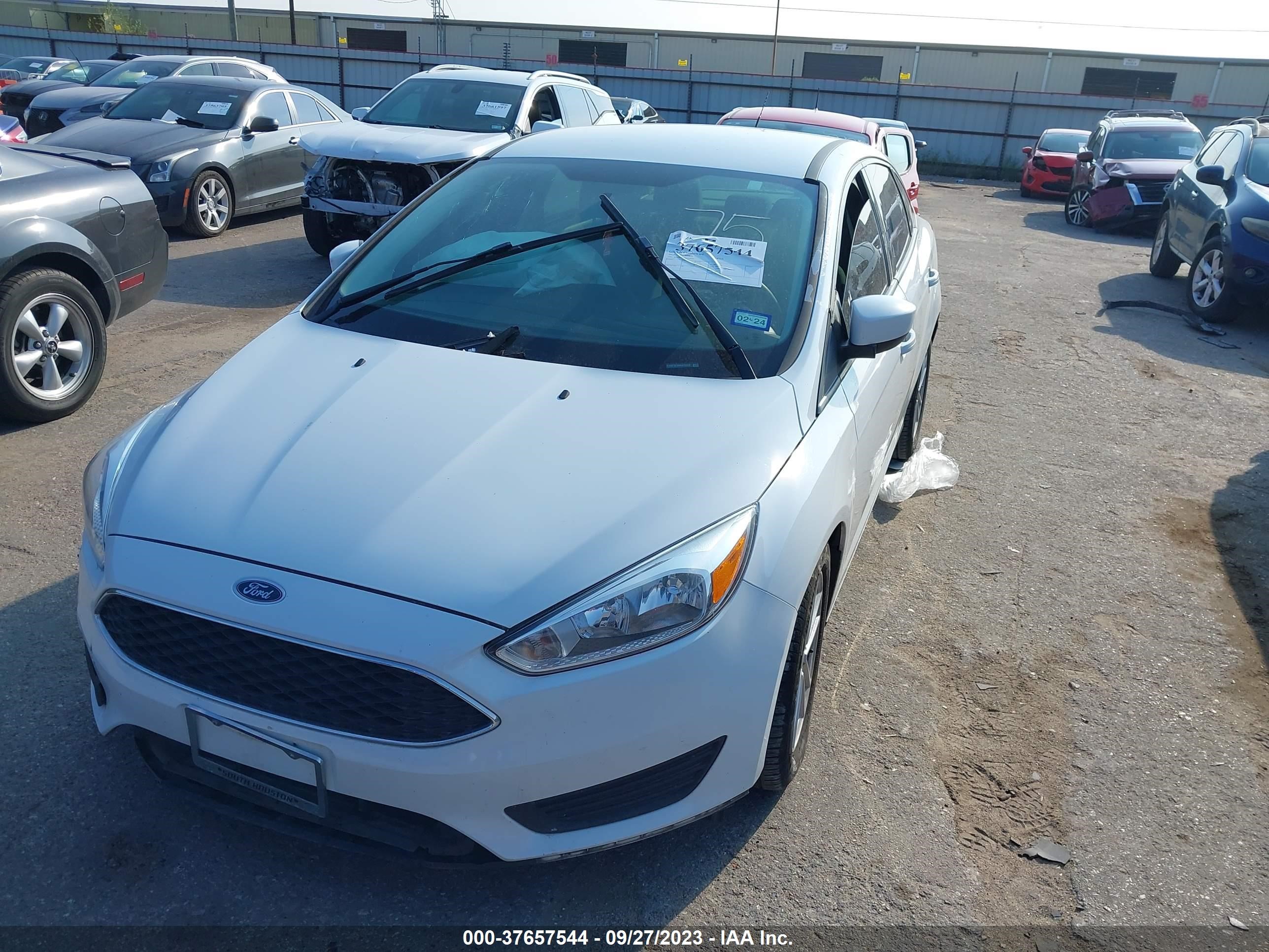 Photo 1 VIN: 1FADP3F23JL275259 - FORD FOCUS 