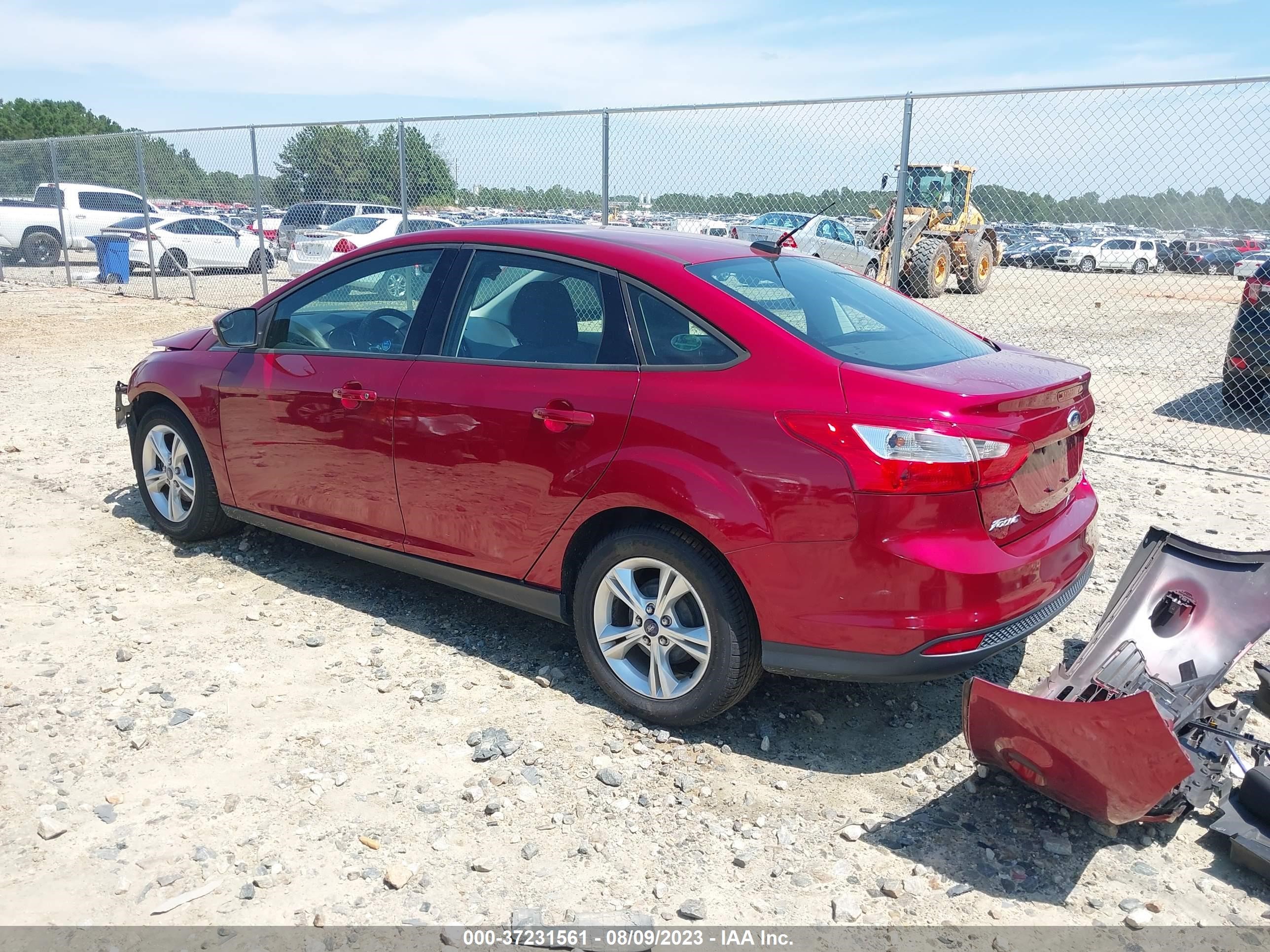 Photo 2 VIN: 1FADP3F24DL216578 - FORD FOCUS 