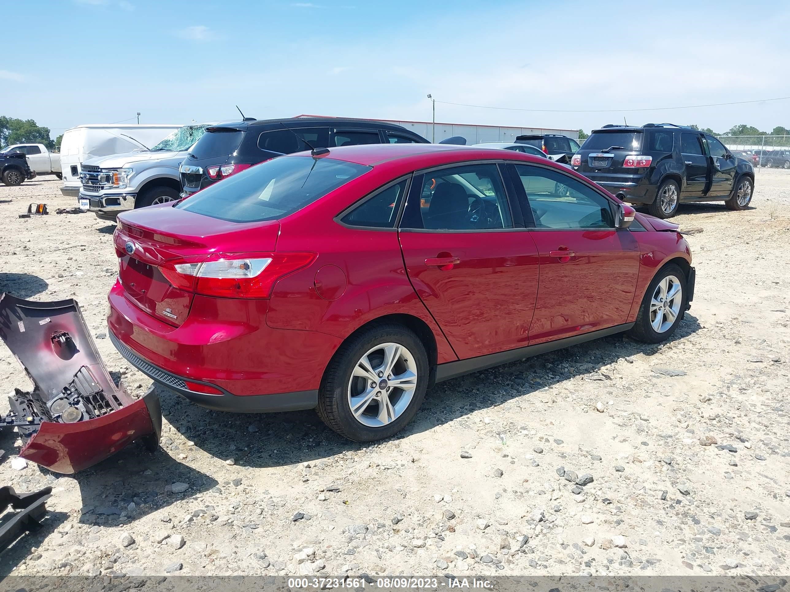 Photo 3 VIN: 1FADP3F24DL216578 - FORD FOCUS 