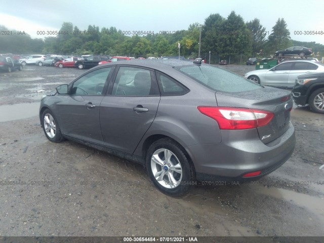 Photo 2 VIN: 1FADP3F24DL258295 - FORD FOCUS 