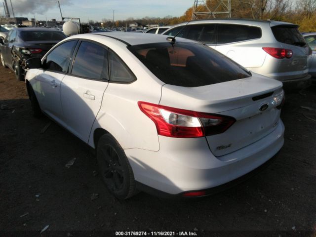 Photo 2 VIN: 1FADP3F24DL325705 - FORD FOCUS 