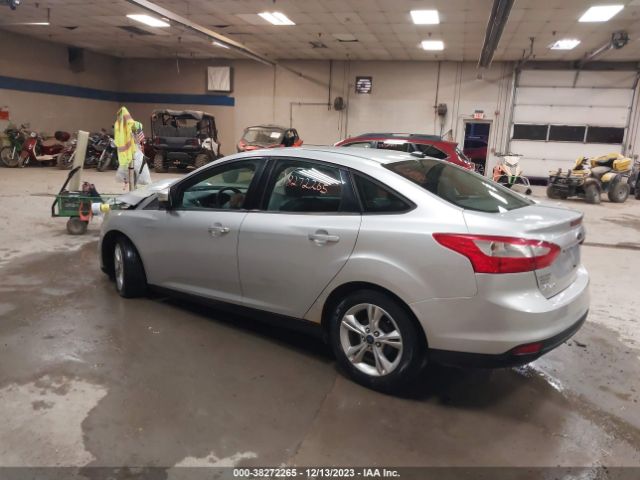 Photo 2 VIN: 1FADP3F24EL158859 - FORD FOCUS 