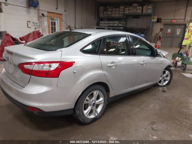 Photo 3 VIN: 1FADP3F24EL158859 - FORD FOCUS 