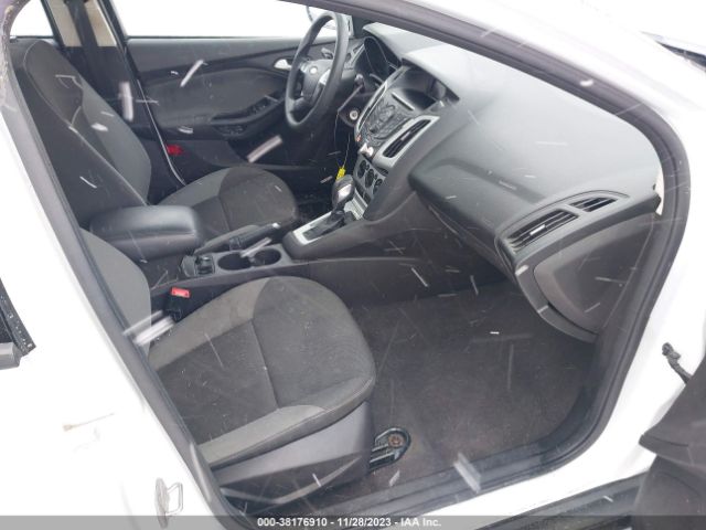 Photo 4 VIN: 1FADP3F24EL161034 - FORD FOCUS 