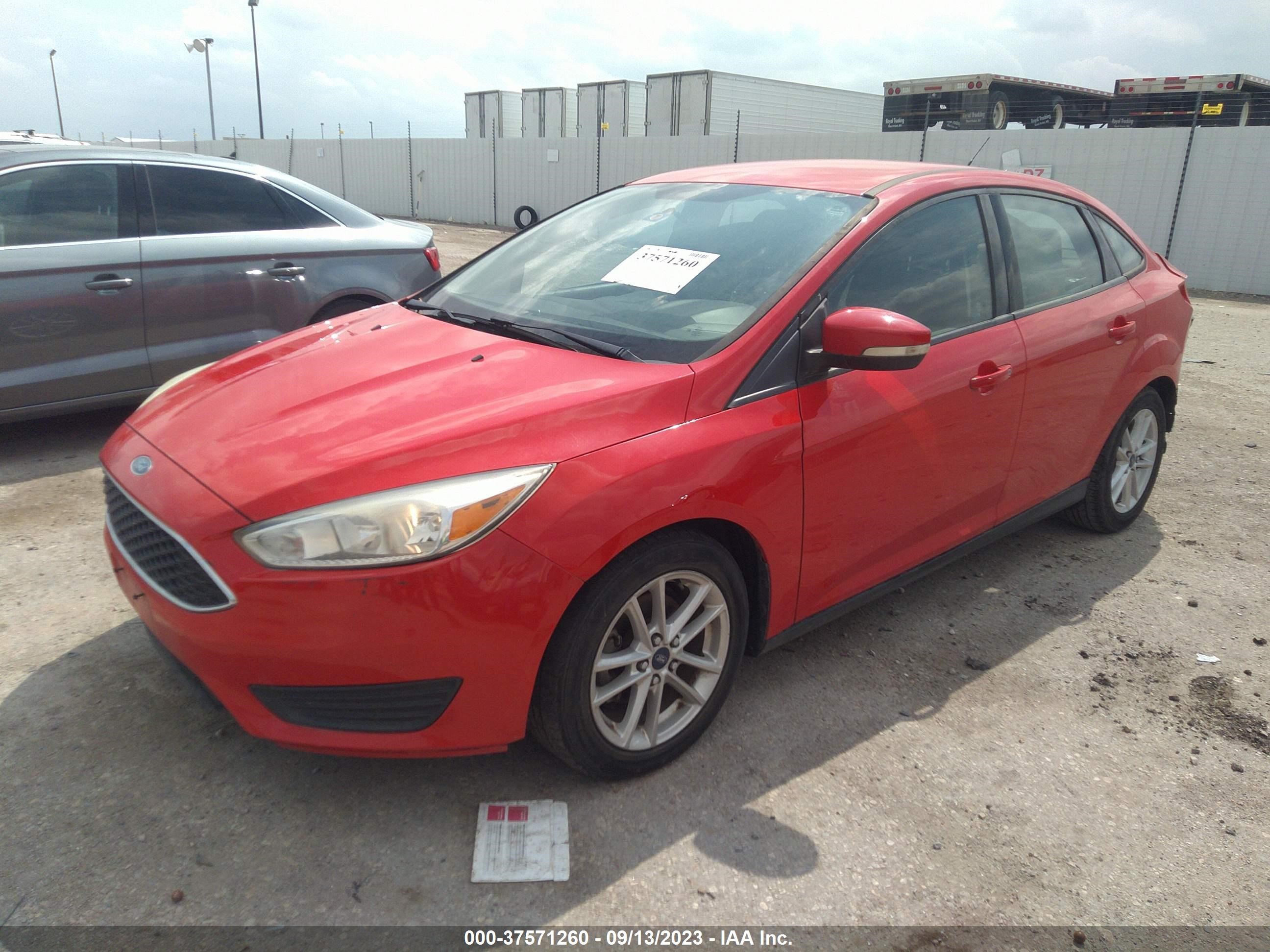 Photo 1 VIN: 1FADP3F24FL270997 - FORD FOCUS 