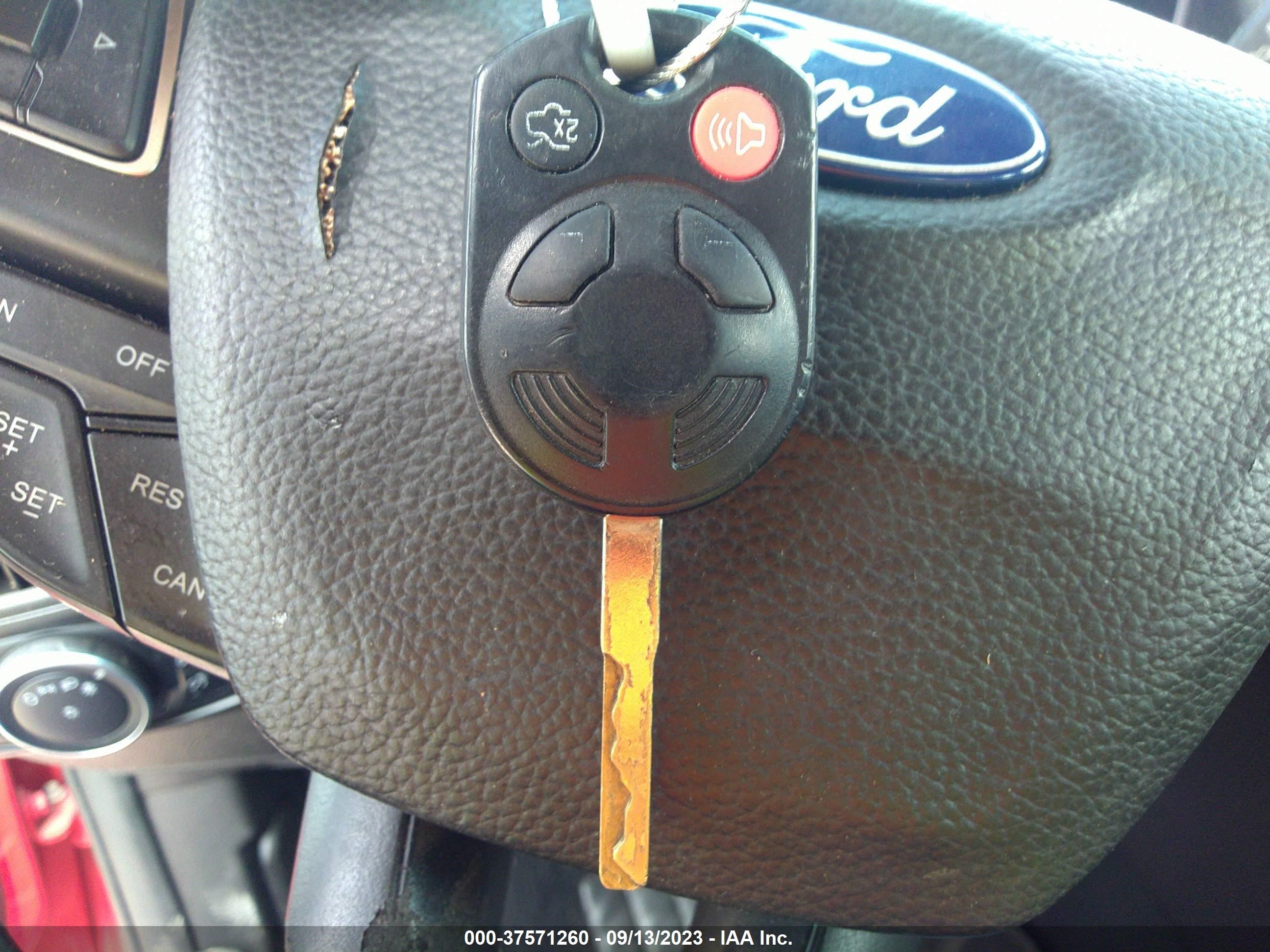 Photo 10 VIN: 1FADP3F24FL270997 - FORD FOCUS 