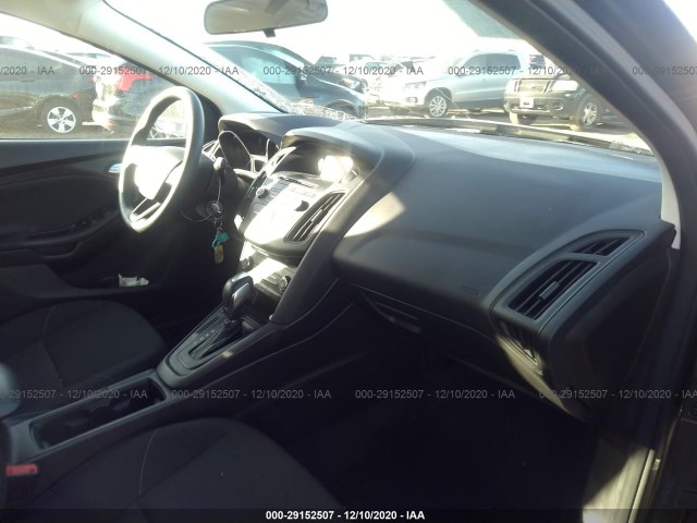 Photo 4 VIN: 1FADP3F24GL303028 - FORD FOCUS 