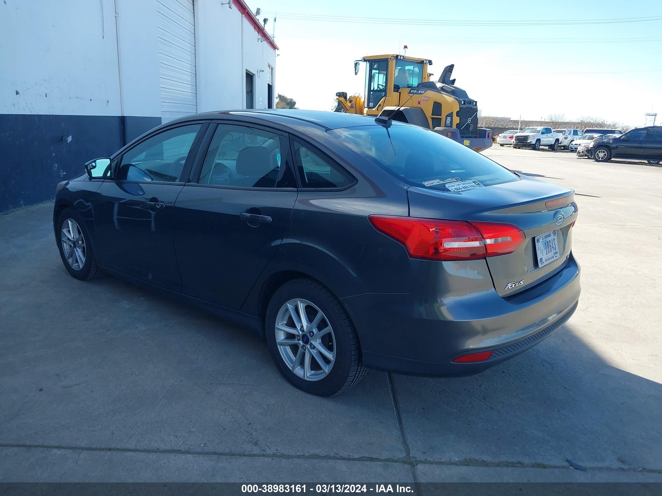 Photo 2 VIN: 1FADP3F24GL322159 - FORD FOCUS 