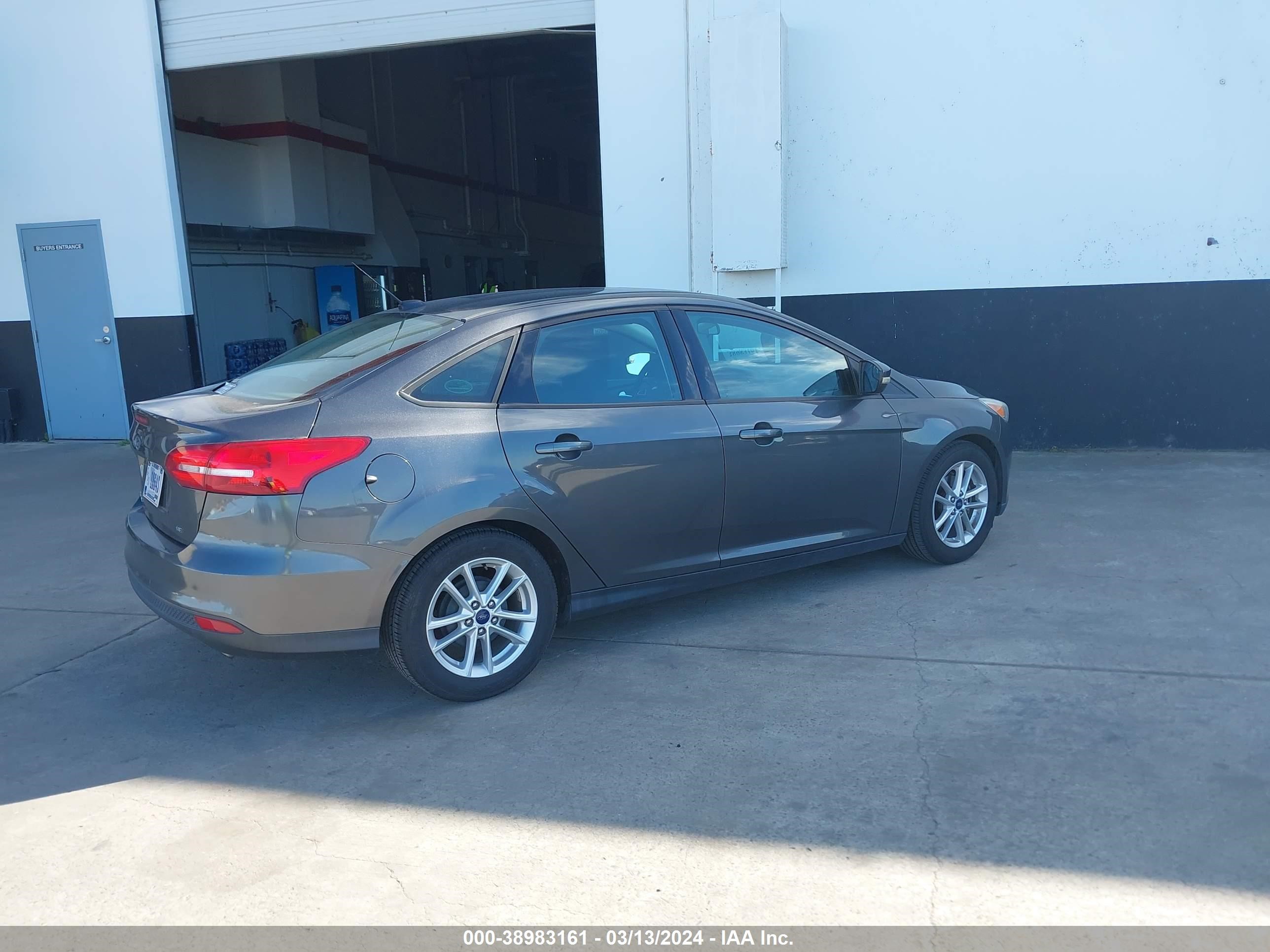 Photo 3 VIN: 1FADP3F24GL322159 - FORD FOCUS 