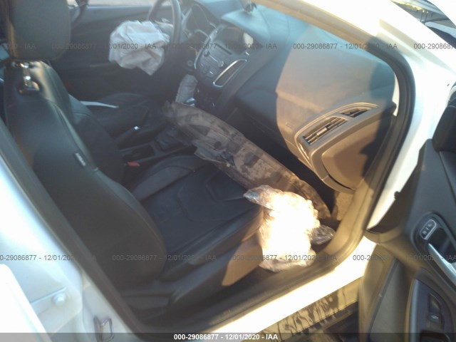 Photo 4 VIN: 1FADP3F24GL340726 - FORD FOCUS 