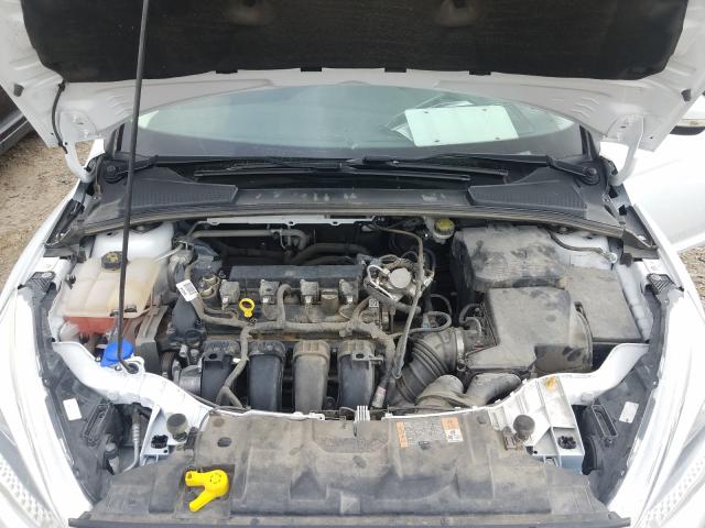 Photo 6 VIN: 1FADP3F24GL360913 - FORD FOCUS SE 