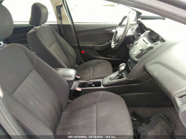 Photo 4 VIN: 1FADP3F24HL223617 - FORD FOCUS 