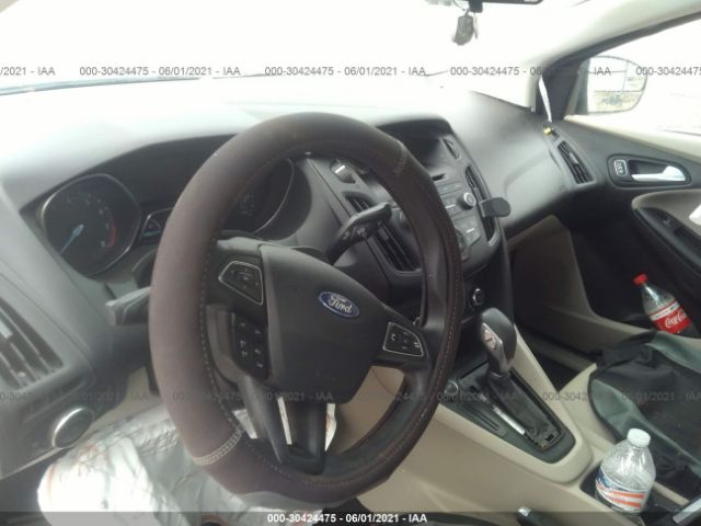 Photo 4 VIN: 1FADP3F24HL244659 - FORD FOCUS 