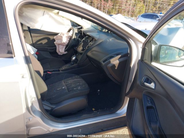 Photo 4 VIN: 1FADP3F24HL262496 - FORD FOCUS 