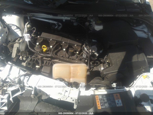 Photo 9 VIN: 1FADP3F24JL288604 - FORD FOCUS 