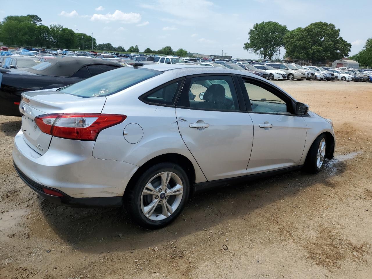 Photo 2 VIN: 1FADP3F25DL111905 - FORD FOCUS 