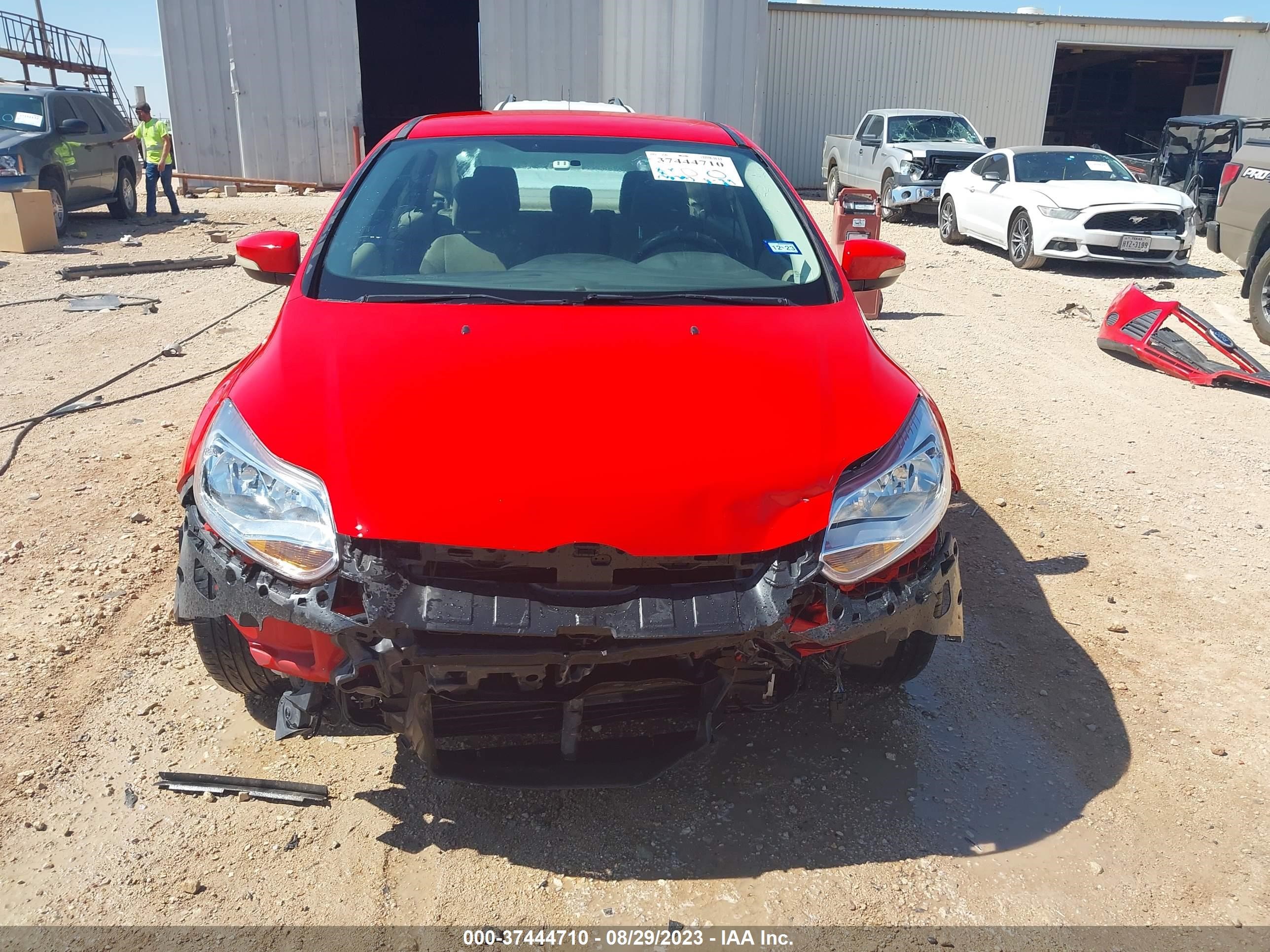 Photo 12 VIN: 1FADP3F25DL144564 - FORD FOCUS 