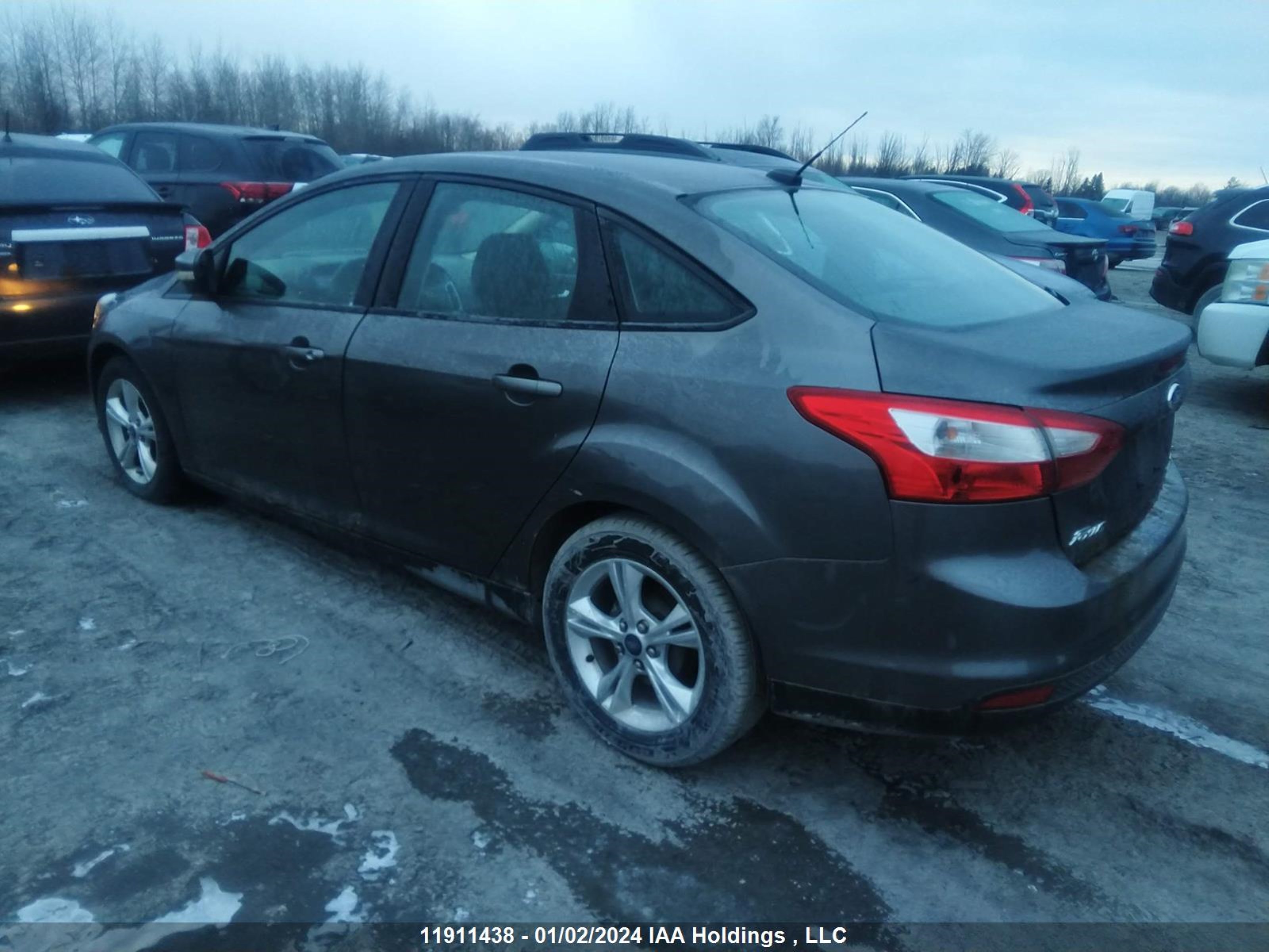 Photo 2 VIN: 1FADP3F25DL154169 - FORD FOCUS 