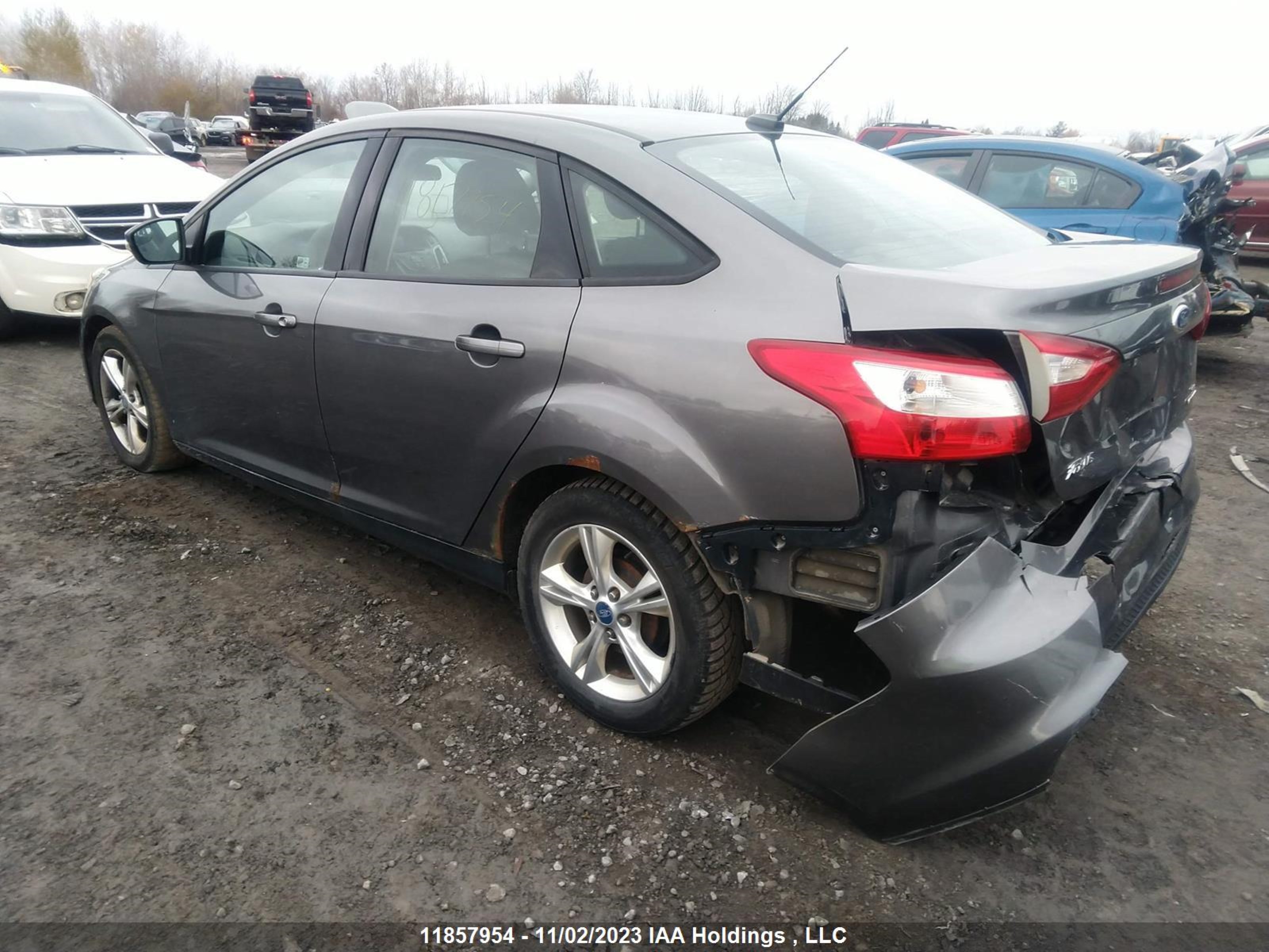 Photo 2 VIN: 1FADP3F25DL256359 - FORD FOCUS 