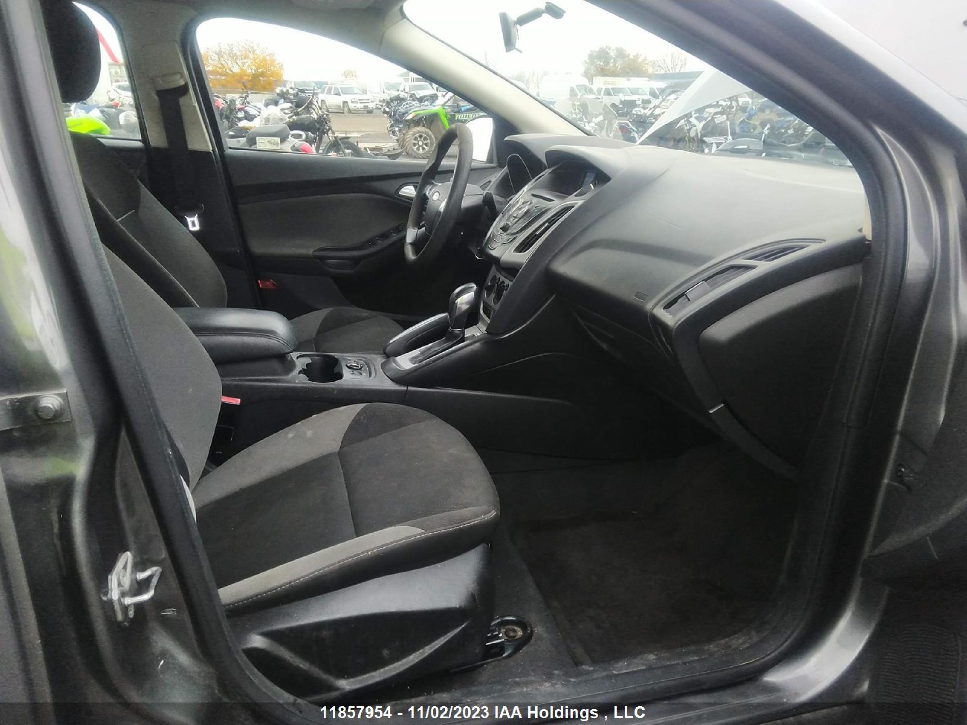 Photo 4 VIN: 1FADP3F25DL256359 - FORD FOCUS 