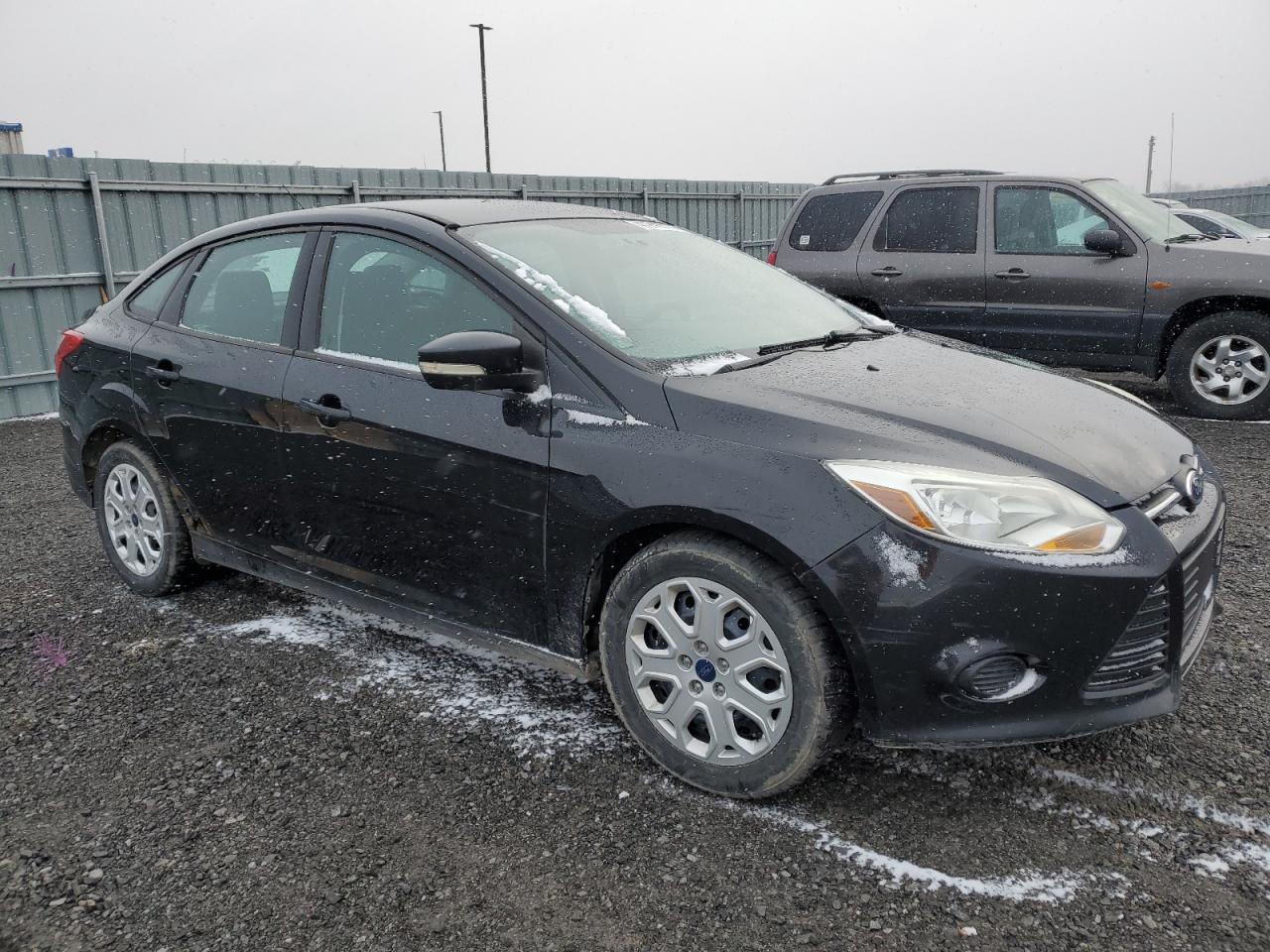 Photo 3 VIN: 1FADP3F25DL315863 - FORD FOCUS 